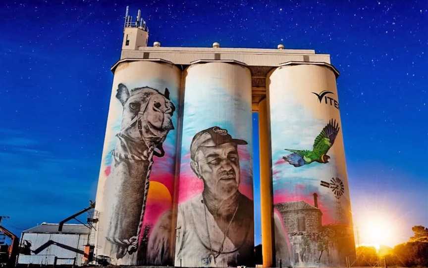 Cowell Silo Art, Attractions in Cowell