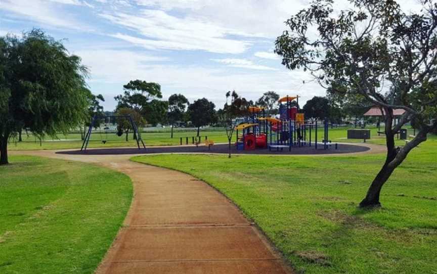 Willespie Park, Local Facilities in Pearsall