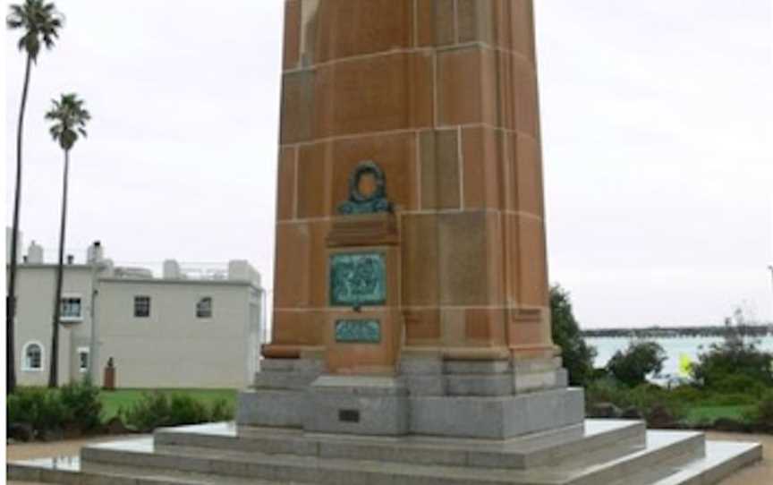 St Kilda War Memorial, Attractions in St Kilda
