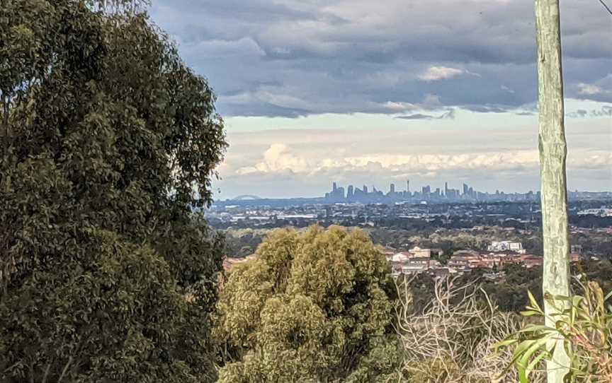 Moonrise Lookout, Horsley Park, NSW