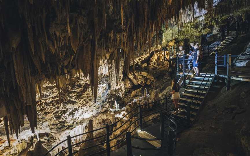 Ngilgi Cave, Tours in Yallingup