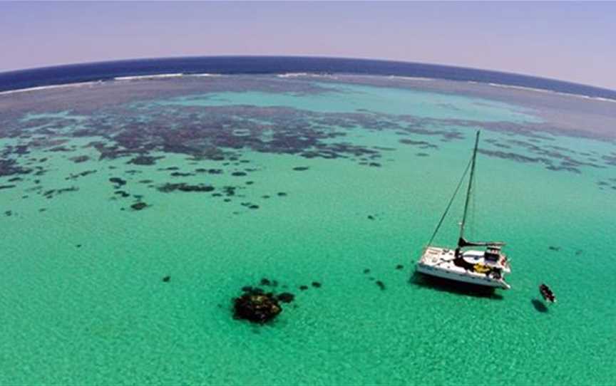 Shore Thing at anchor in remote lagoon of Ningaloo Reef