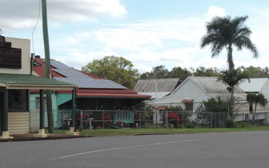 General store and streetscape, Rosedale, Queensland, 2016 02.jpg