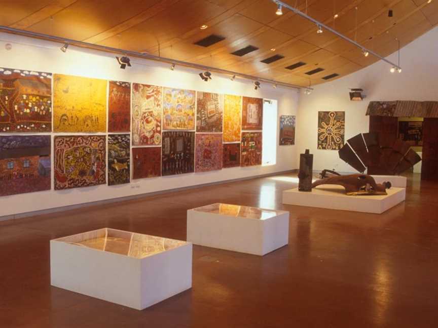 Tjulyuru Arts and Cultural Centre, Attractions in Warburton
